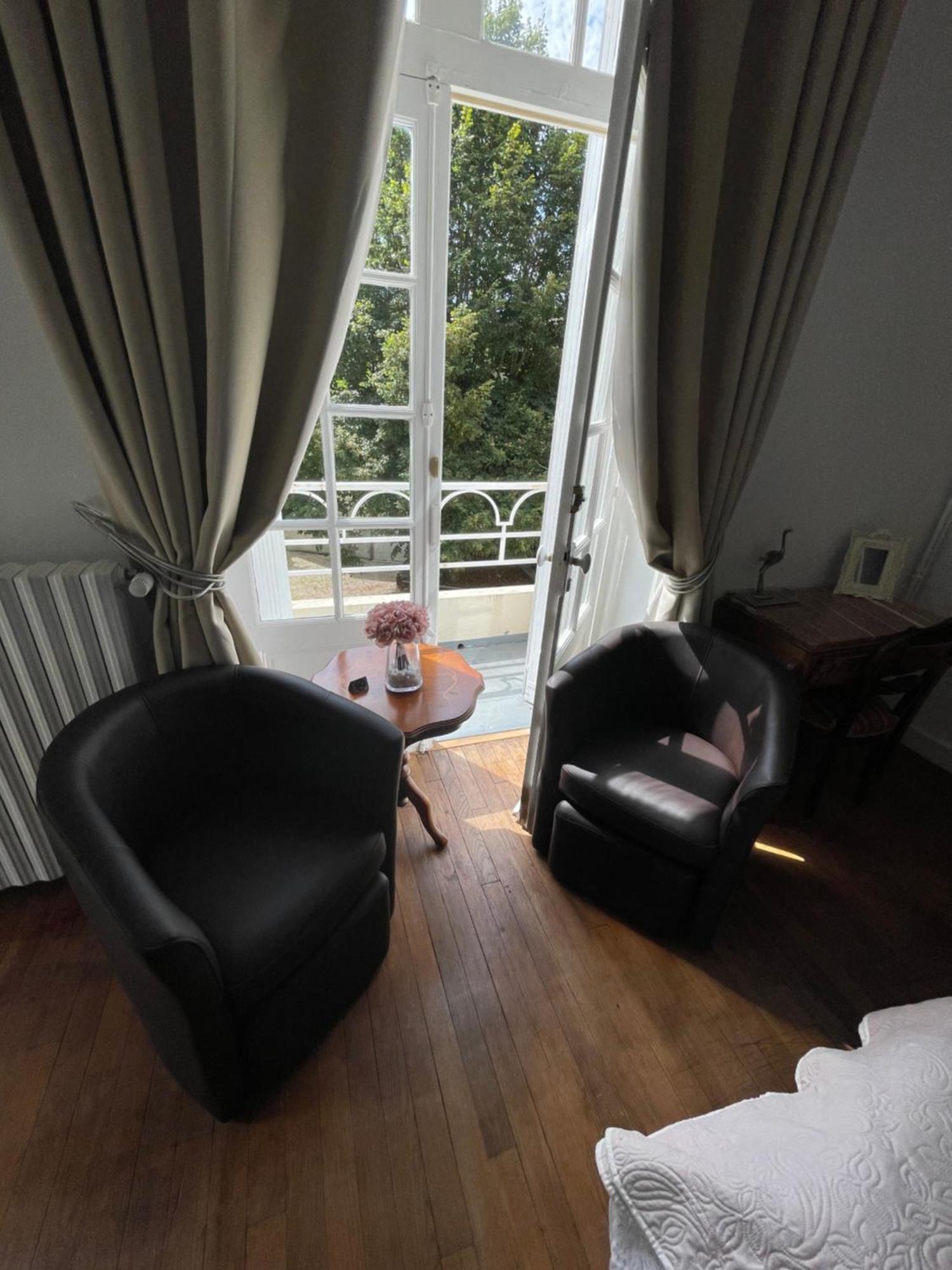 Vue Du Chateau D'Excideuil En Chambres Eksteriør billede