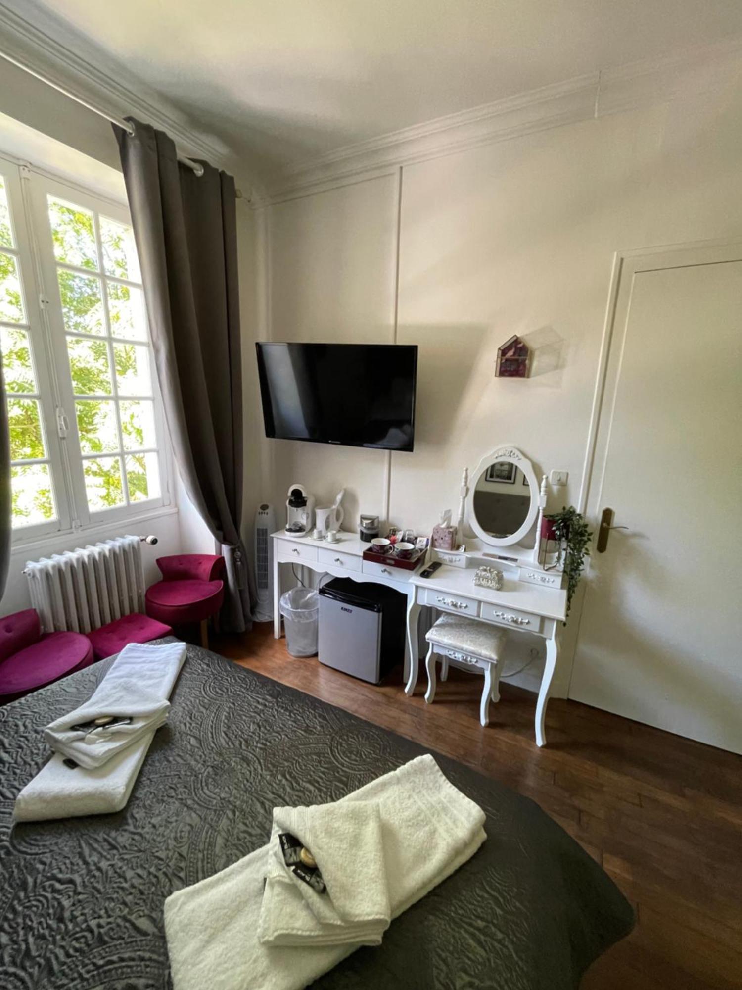 Vue Du Chateau D'Excideuil En Chambres Eksteriør billede