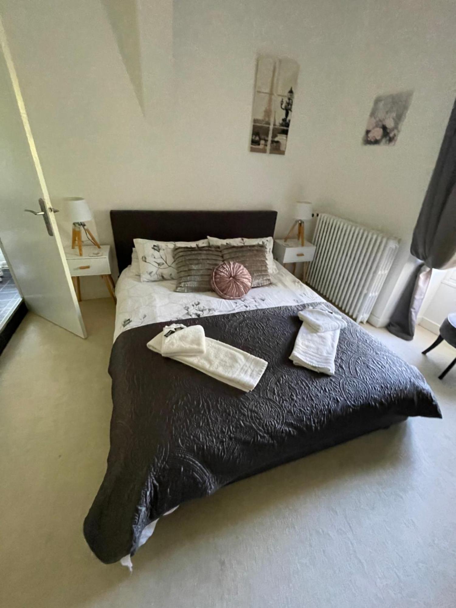 Vue Du Chateau D'Excideuil En Chambres Eksteriør billede